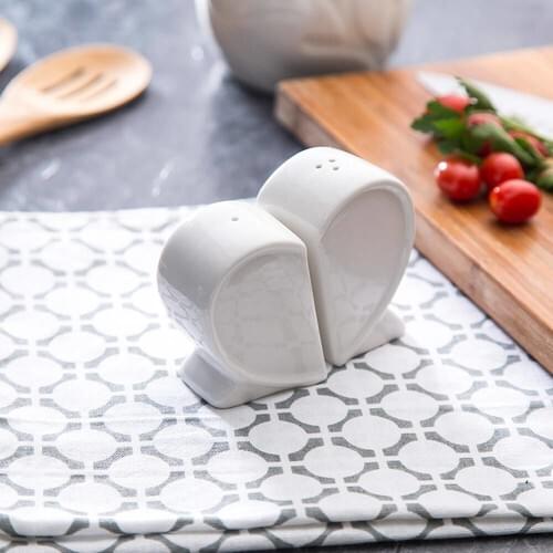 Nehir Salt And Pepper Shakers