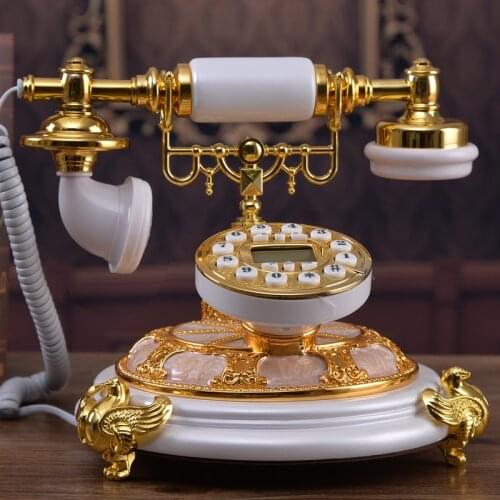 The new European antique telephone phone phone home phone Dian Dong high-end fashion carved Garden Decoration home art Caller