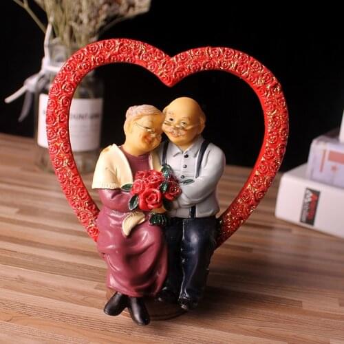 Love Anniversary Wedding Statues Loving Elderly Couple Collectible Figurines Grandparents Parents Gifts Resin Old Age Life Home
