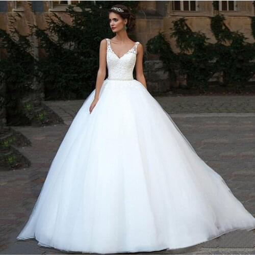 V Neck Wedding Dresses Appliqued Lace A Line Sleeveless Wedding Gown Bridal Gowns Floor Length Vestido de Noiva 2021 with Sashes