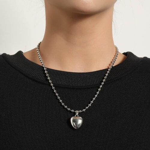 Trendy Silver Color Peach Heart Necklace Pendant Women Creative Personality Simple Round Beads Sweater Chain Necklaces Jewelry