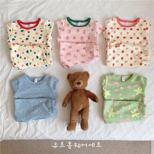 2021 Korean childrens home clothes Set Girls' cotton Pullover baby broken flower bottomed trousers