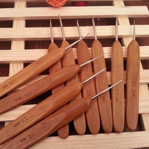 Free Shipping 10Pcs/Set Metal and Bamboo Handle Metal Crochet Hooks Knitting Needles set 0.5-2.75mm