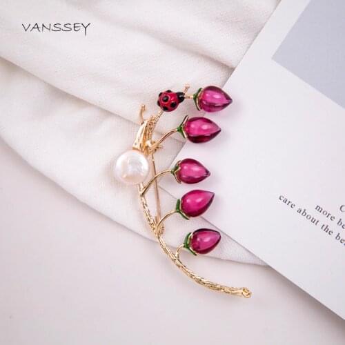 Vanssey Vintage Branch Flower Bud Snail Ladybug Natural Baroque Pearl Handmade Glass Enameled Brooch Pin for Women 2020 New
