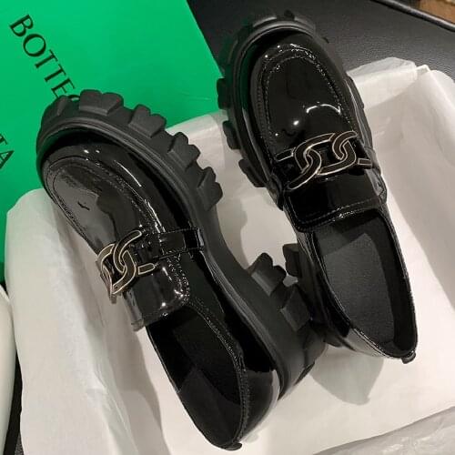 Womens genuine leather thick sole platform flats sneakers leisure soft comfortable brogues shoes for women chain punk loafers