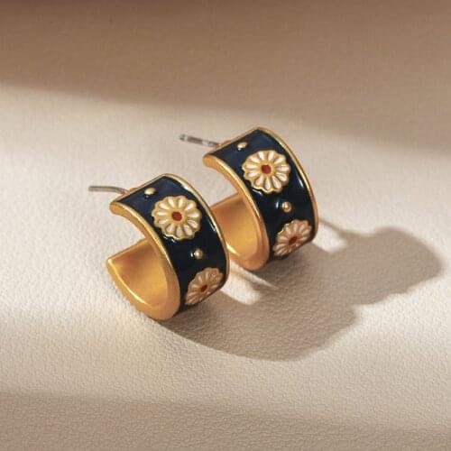 2020 New Vintage Simple Daisy Flower Stud Earring For Women Trendy Gold Color Female Jewelry Birthday Party Valentine Gifts