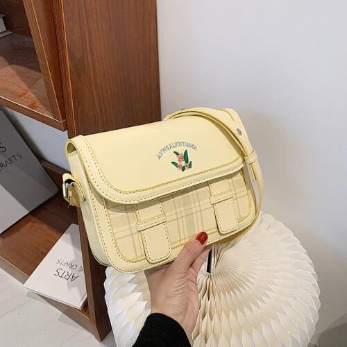 Cute Patchwork Flap Bag for 2021 New Fashion Pu Leather Flowers Design Handbag Small Message Bag Portable Womens Shoulder Bag