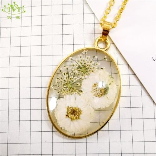 2019 New Fashion Dried Flowers Gold Chain Necklace Women Jewelery Natural Plant Pendants Bohemian Custom Necklace Boho Jewelry