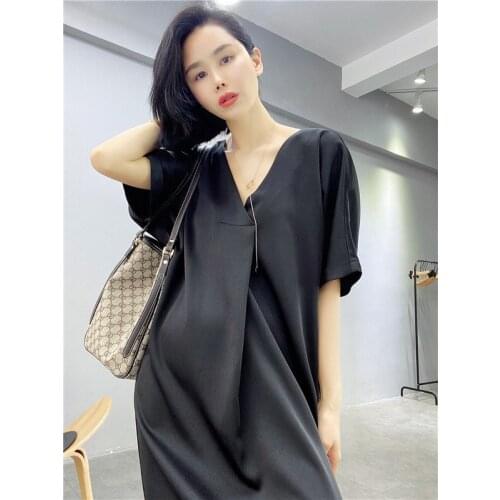 Simple satin dress womens commuting temperament French Advanced feeling 2021 new spring black V-neck celebrity dress