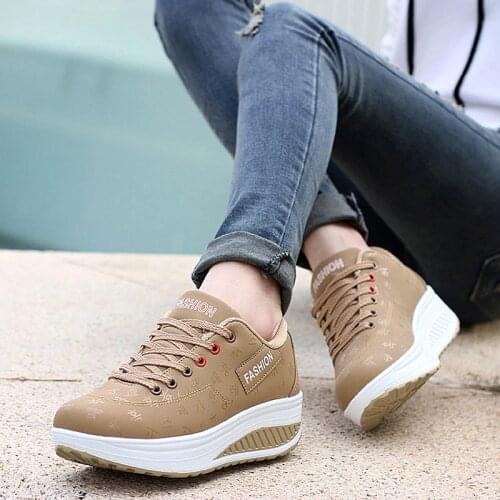 DUOYANG Walking Shoes