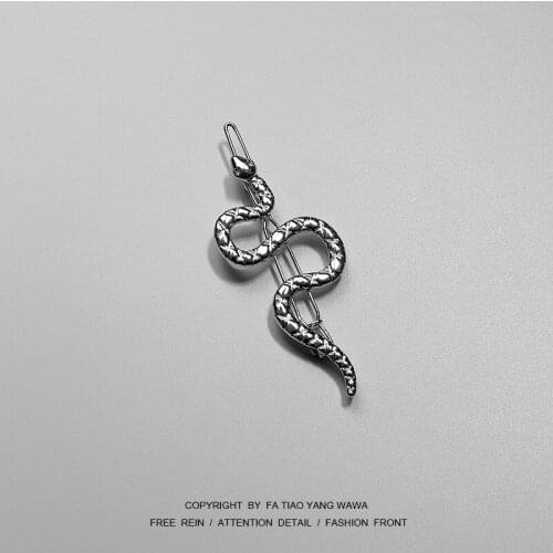 One word snake hairpin