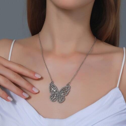 QiLuxy CZ Big Butterfly Pendant Necklaces for Women Shiny Zircon Crystal Pendant Necklace Choker Jewelry Party Gift