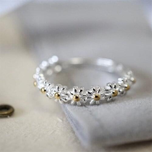 The little Daisy flower Engagement Rings New Fashion Creative Exaggeration Flower Vintage Punk Party Jewelry Gifts for Women