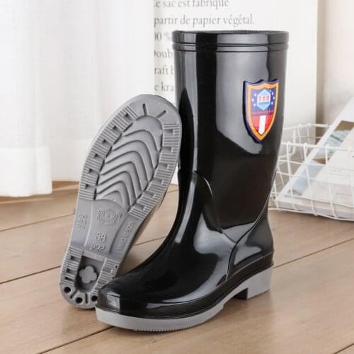 Rain shoes womens fashion middle and high rain boots warm inner velvet PVC kitchen work antiskid leisure water shoes 36-41