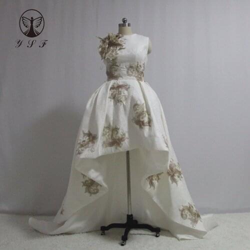 Fashion Ivory O Neck Appliqued Lace Sleeveless Pleated Short Front Long Back Prom Dresses 2017