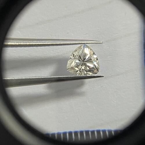 Popular Stone Bright Luster White 8.5*8.5mm Loose Trillion Cut Moissanite Diamond Color DEF VVS