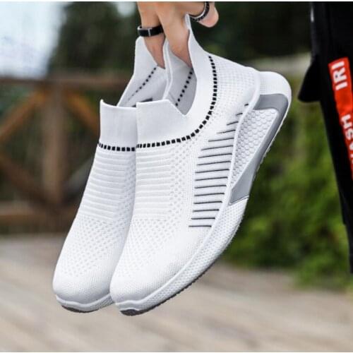 Light Men Casual Sneakers Fashion Slip-On White Black Breathable Sports Shoes Comfortable Male Zapatos Leisure Walking Shoes
