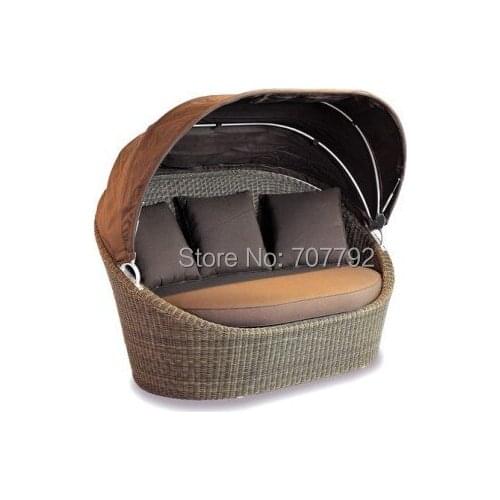 NEW!OUTDOOR Furniture Wicker Daybed with 100% Covered Cushions