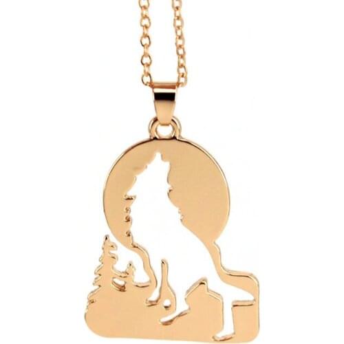 Hzew Growling wolf in Grass pendant necklace wolf necklaces