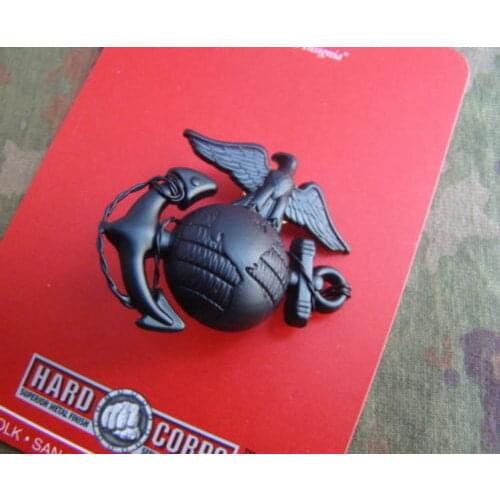 WW2 WWII USMC OFFICER EGA BARRACKS METAL HAT BADGE BLACK