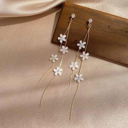2021 New Fashion Asymmetric Tassel Flower Earrings for Women Korean Style White Daisy Rhinestone Earring Girl Party Jewelry Gift