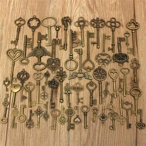 69 PCS Assorted Antique Vintage Old Look Bronze Pendants Vintage Key Collectibles Skeleton Keys Fancy Heart Bow Pendant