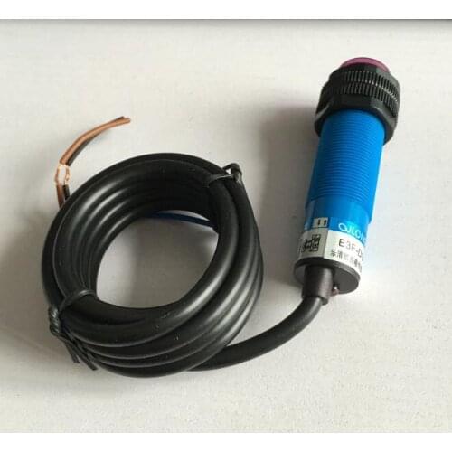 5pcs photoelectric switch E3F-DS10P2 10-30VDC 10cm Sensor M18 PNP NC 3 Wires diffuse reflection infrared switch