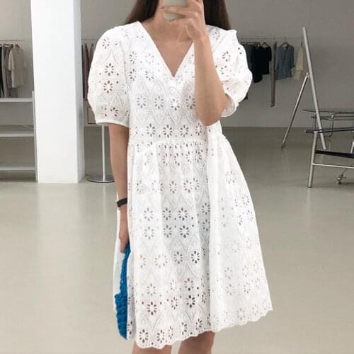 Summer New Temperament Fashion Vestidos Female V-neck Hollow Lace Crochet Loose Puff Sleeve Mini Dress KK247