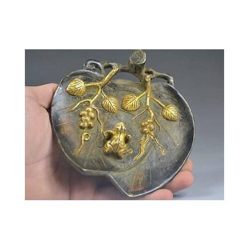 Exquisite Chinese old handmade decorations copper frog sculpture leaf-shape plate