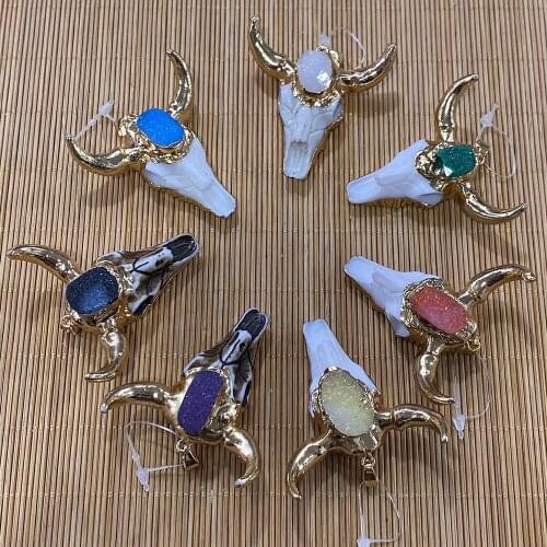 Animal Bull Head Shaped Resin Fashion Jewelry Pendant Used for DIY Jewelry Making Necklace Bracelet Accessories Size 46x46mm