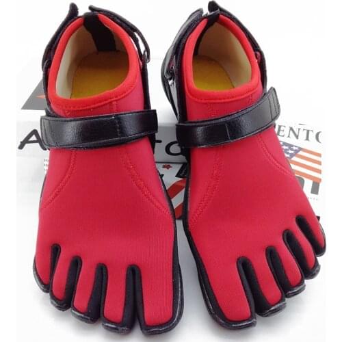 High quality waterproof Design Rubber with Five Fingers Outdoor Slip Resistant Breathable Light weight Shoe for adult
