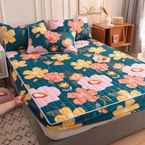 Air-Permeable Quilted Mattress Cover Soft Sanding Fabric Bed Pad Protector Cover Twin King Bed Cover Not Included Pillowcase