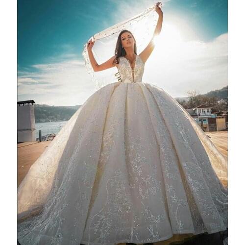 Luxury Arabic Ball Gown Wedding Dresses Beaded V Neck Lace Appliqued Rhinestone Wedding Gowns Custom Made Vestidos De Novia