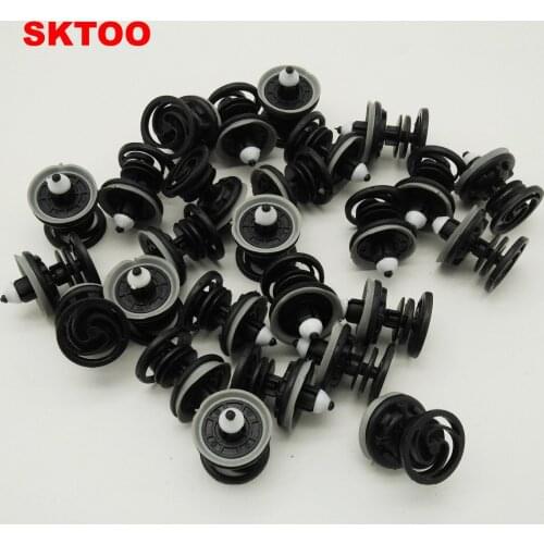 SKTOO 100PCS Auto Fastener Door Plank Fixed Clamp For VW Golf 6 Golf 7 VW Passat B7 Jetta6 Polo T5 A1 A4 Q3 Q5 Q7 7L6 868 243