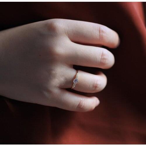 Super flesh white Crystal Rings For Ladies Rose Gold Cubic Zircon Ring light Luaxry engagement zircon ring jewelry