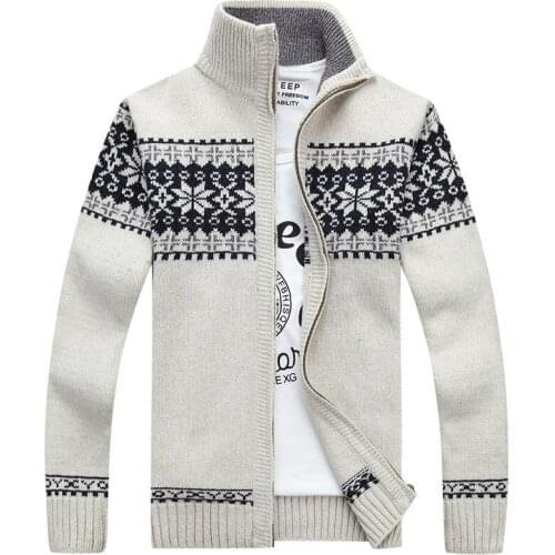 2020 New Arrivals Casual Sweater Men Striped Christmas Sweater Windbreaker Warm Fashion Cardigan Men Sweaters