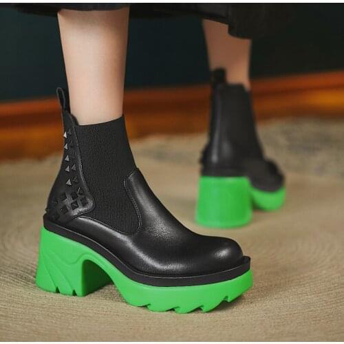 QZYERAI 2021 Genuine Leather Chelsea Short Boots Womens Flat Boots Thick Bottom British Style Ankle Boots Women