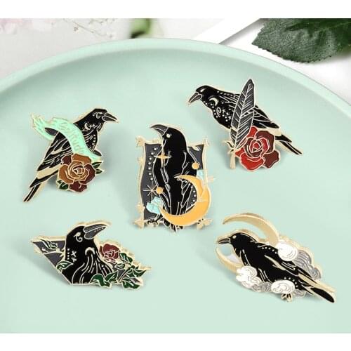 Solitude Crows Enamel Pins Cartoon Black Bird Crow Raven Brooches button Badge Animal Halloween Jewelry Gift for Friends kids