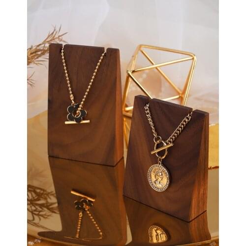 Black Walnut Solid Wood Necklace Display Holder Acrylic Jewelry Display Stand Pendant Chain Display Holder