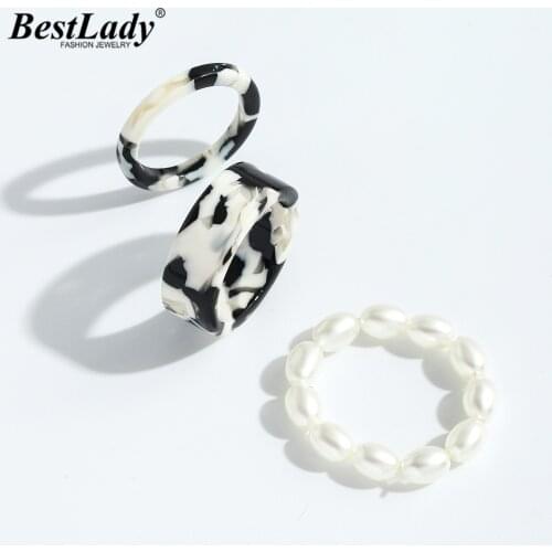 Best Lady Korean Resin Pearls Circle Rings for Women Cute Colorful Finger Engagement Rings Set Jewelry Party Sister Gifts Bijoux