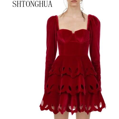 SHTONGHUA Self-Portrait Winter Cake Dress Runway Women Red Velvet Layers Ruffles Backless Dress Sexy Hollow Out Strapless Dress