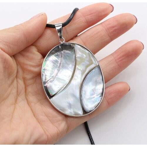 Elliptical Shell Charms Necklace Natural Black Mother of Pearl Shells Pendant Leather Rope Chain Necklaces Gift for Women Men