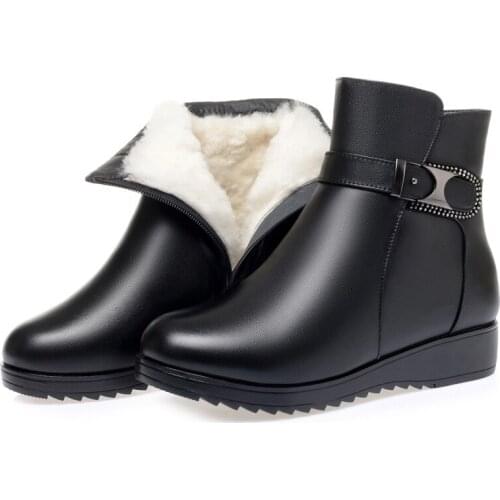 2020 Top Cowhide Black Genuine Leather Boots Short Tube Women Boots Fashion Warm Plus and Wool Boots Snow Shoes Flat Warm Boots