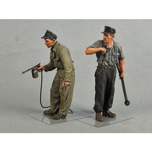 1/35 Resin White Model Vietnam War U.S. Army Armored Division Soldier Repairman Model Need To Manually Color The Model