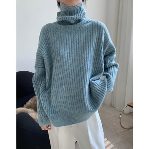 Woman very soft wool and cotton sweater