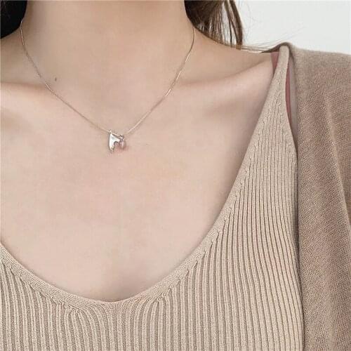 Natural Stone Necklace Sweet Beauty Fishtail Crystal Clavicle Chain Strawberry Crystal Pendant Necklace for Women Trendy Jewelry