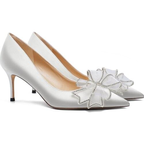 White bridal wedding shoes 2021 spring stiletto high-heeled female banquet dress single shoes silk bow pointed small size