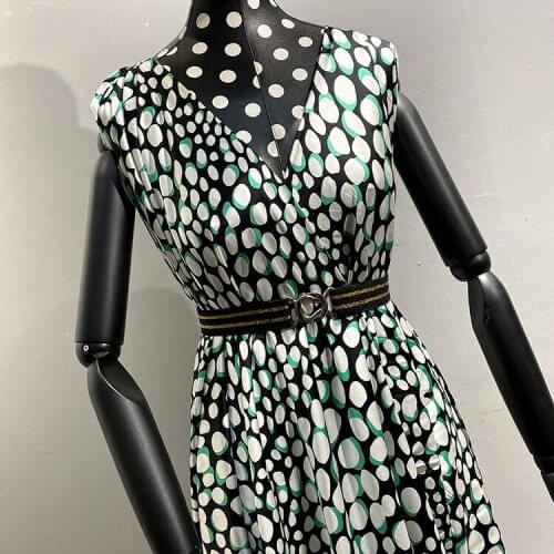 1 Meter Black Background Gradient Polka Dot 19 Mumi Printed Silk Stretch Satin Fabric Mulberry Pajamas Shirt