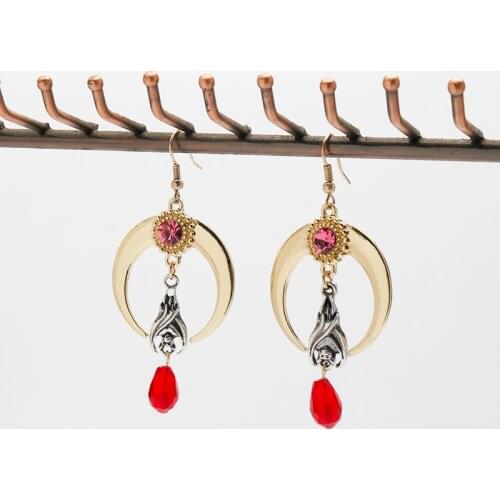 Personality Punk Horns Upside Down Bat Dripping Blood Shape Earrings серьги 2021 Trend Hanging Earrings Jewelry Body Decorations