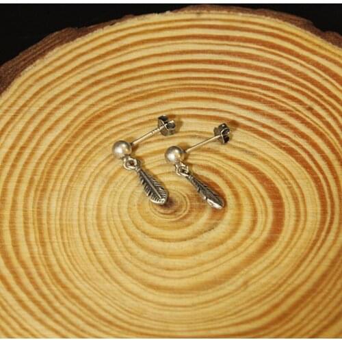 Classic Simple Feather Stud Earrings Personality Womens Silver Color Tassel Earrings Elegant Womens Nightclub Party Jewelry